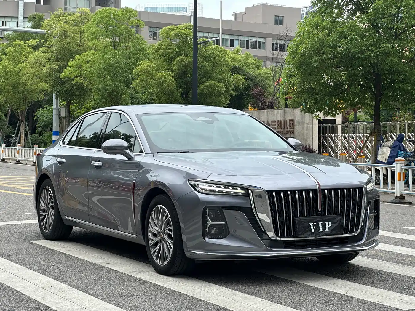 Hongqi H5 2023 2.0T Auto Smart Connect Flag Comfort фото 3