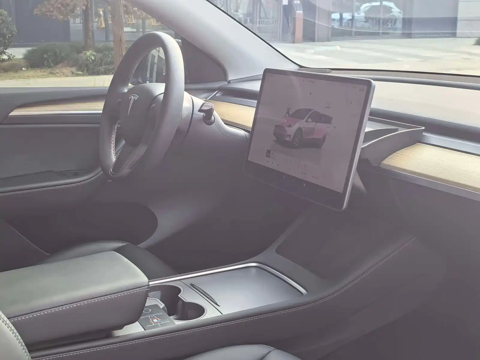 Фото 13 - Tesla Model Y