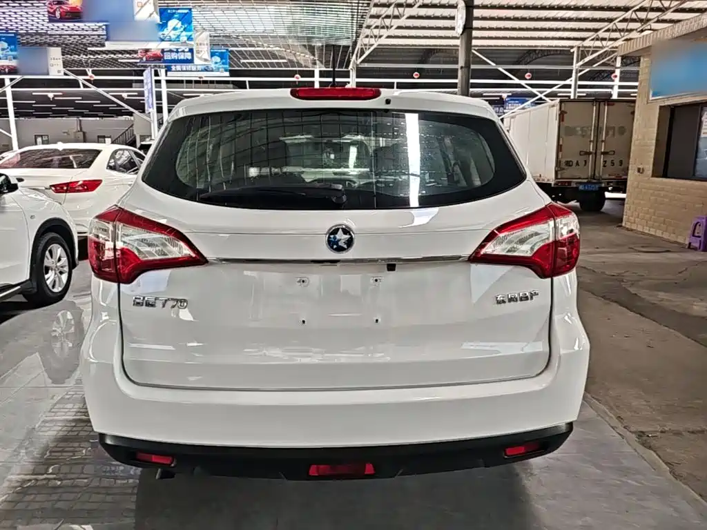 Venucia T70 2016 2015 1.6L Manual Ruixing Edition