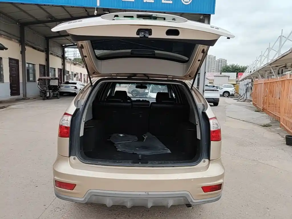 BYD S6 2015 2014 Model 2.0L Manual Luxury 5-Seater