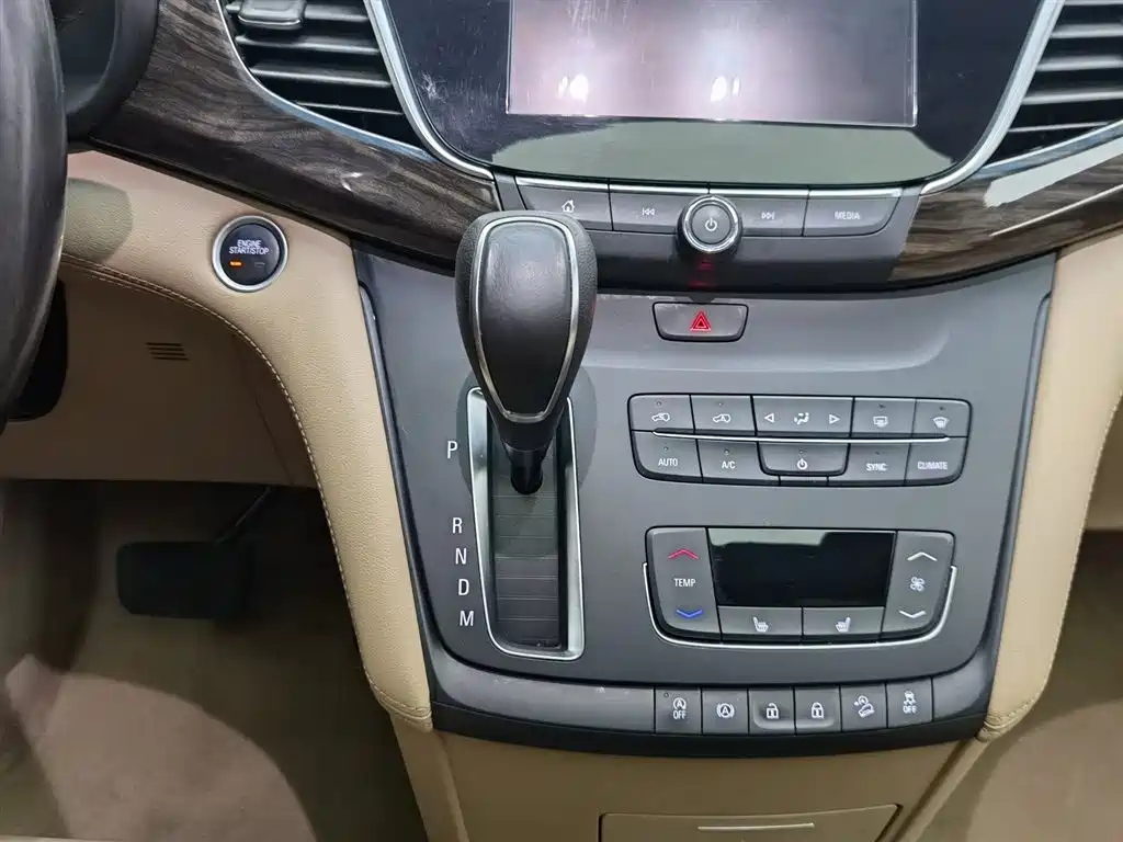 Buick GL8 2017 ES 28T Premium China V фото 13
