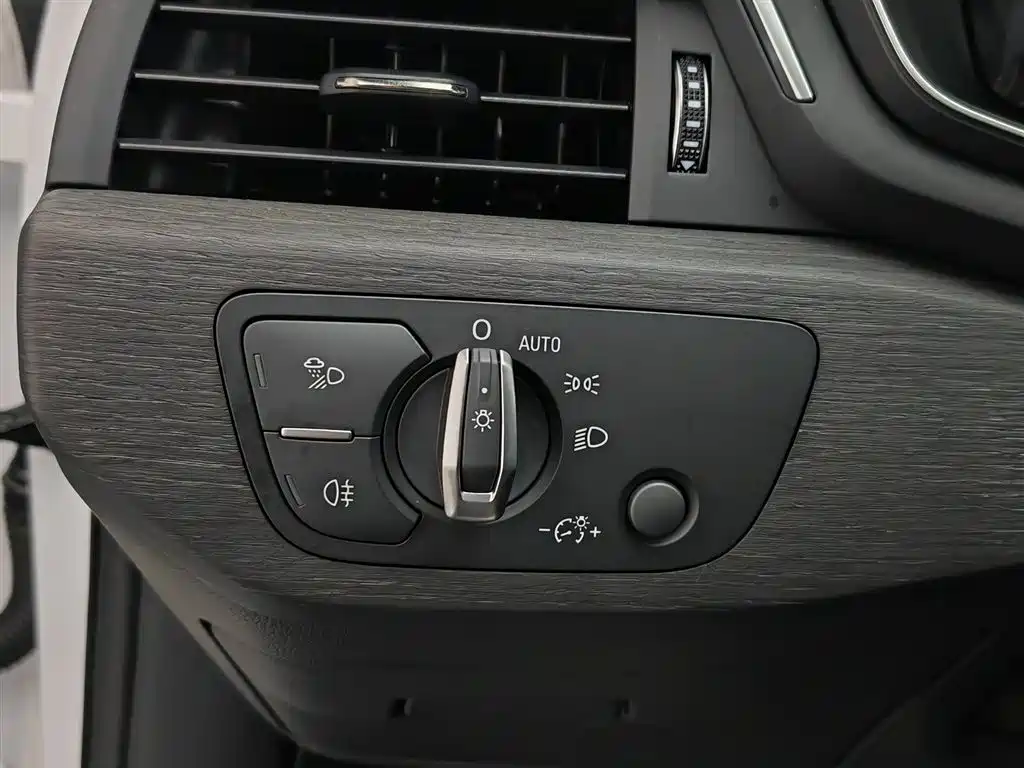 Audi A4L 2024 40 TFSI Luxury Dynamic фото 21