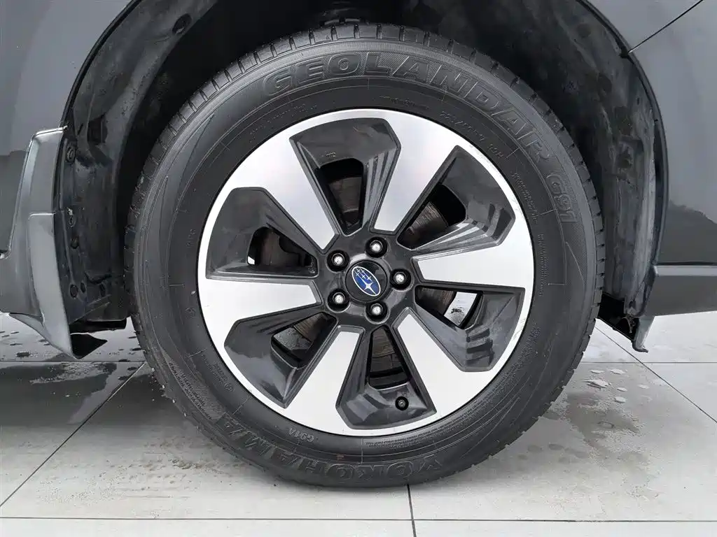 Subaru Forester 2016 2.5i Luxury Navigation Edition фото 17