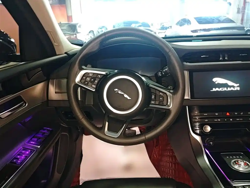JAGUAR XFL