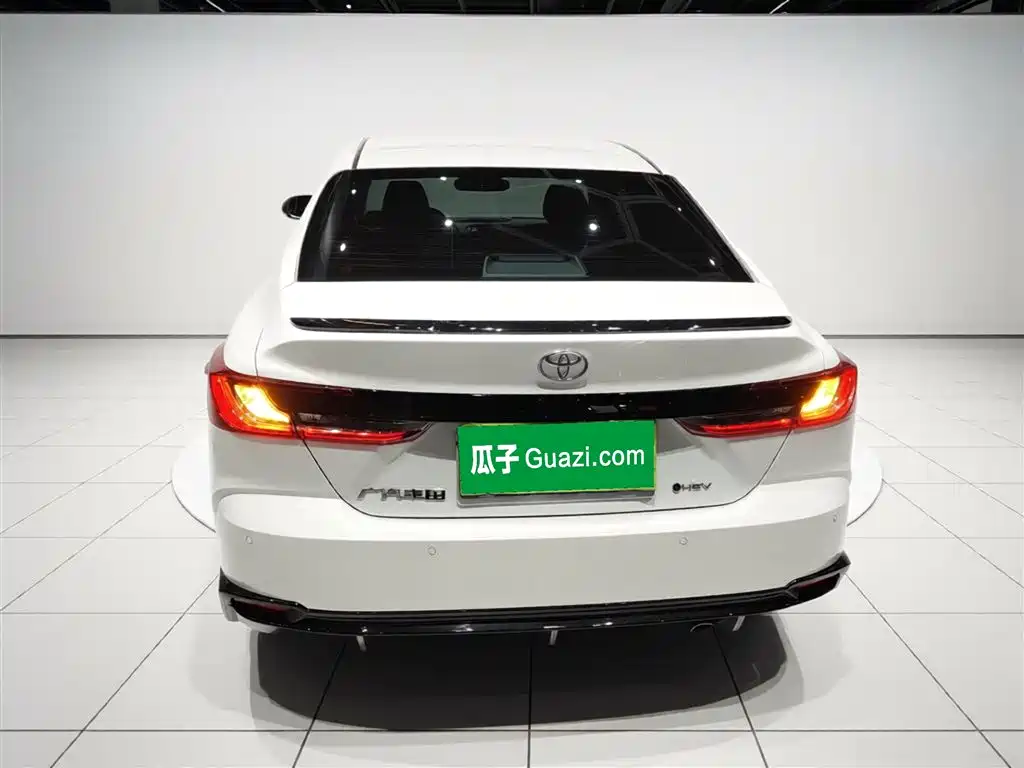 Toyota Camry 2026 Hybrid 2.0HSE Sport Lite Edition фото 6