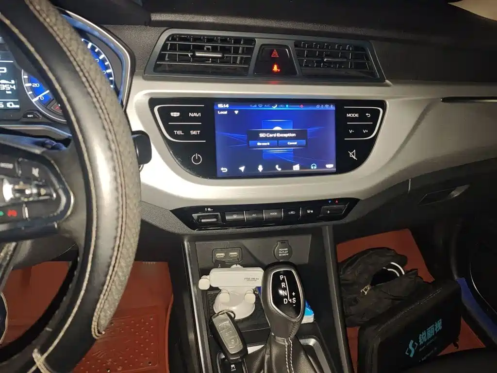 Фото 6 - Geely Vision X3