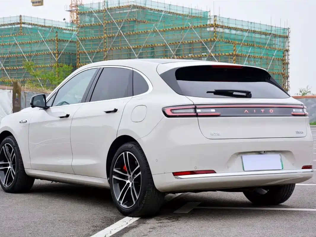 AITO Wenjie AITO M5 2025 Extended Range Ultra AWD фото 6