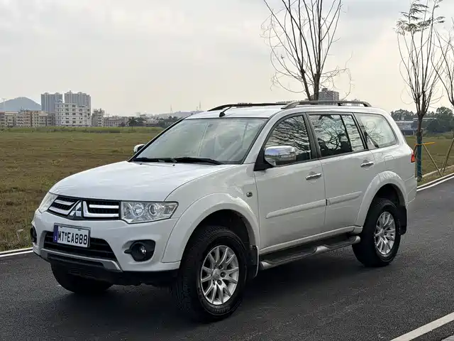 MITSUBISHI PAJERO JINCHANG