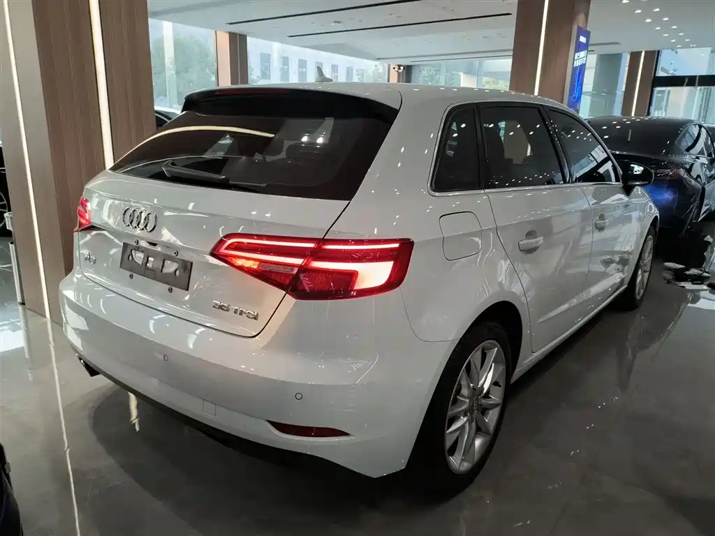 Audi A3 2018 30th Anniversary Sportback 35 TFSI Progressive фото 5