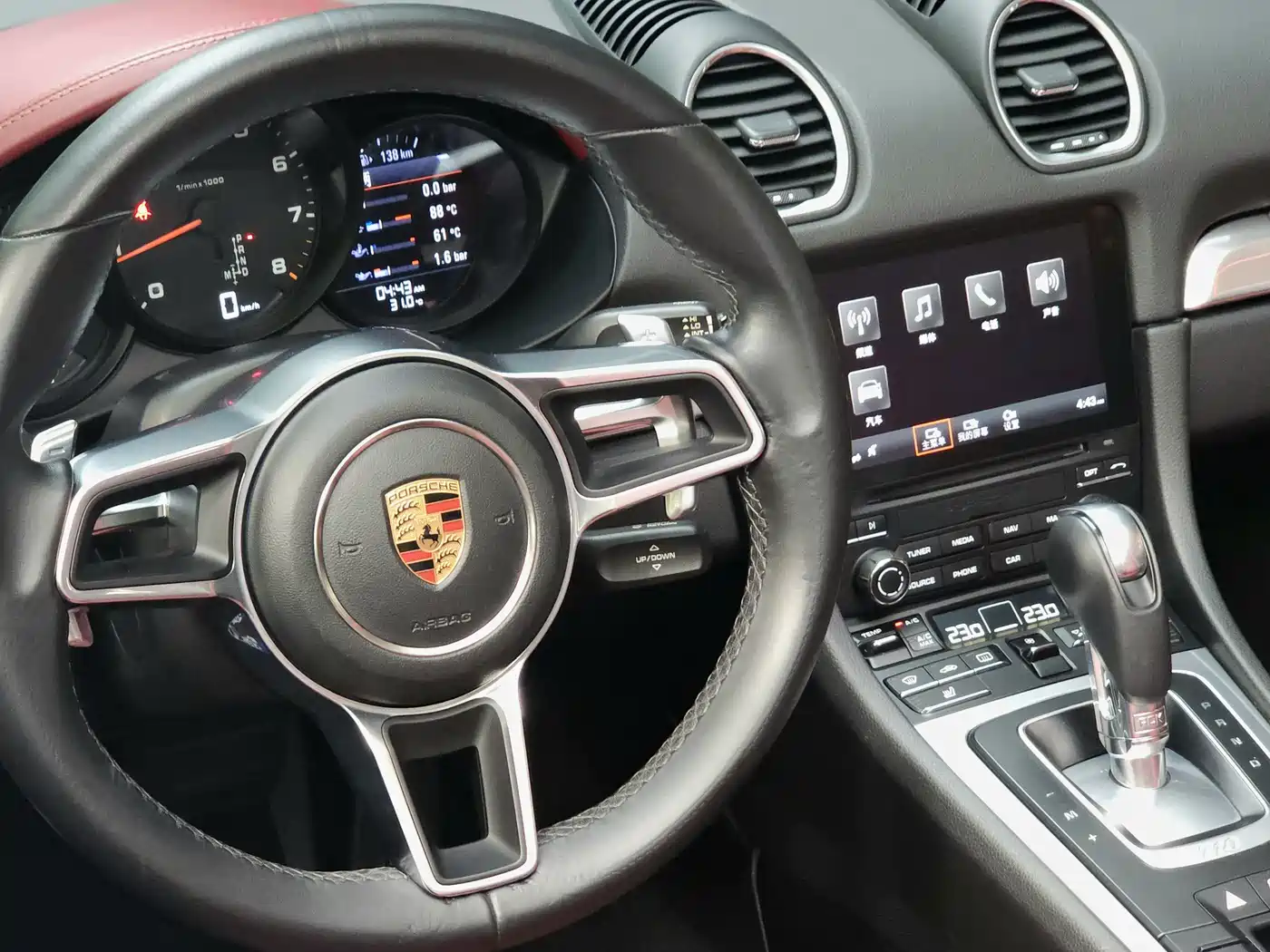 Porsche 718 2016 Boxster 2.0T фото 9