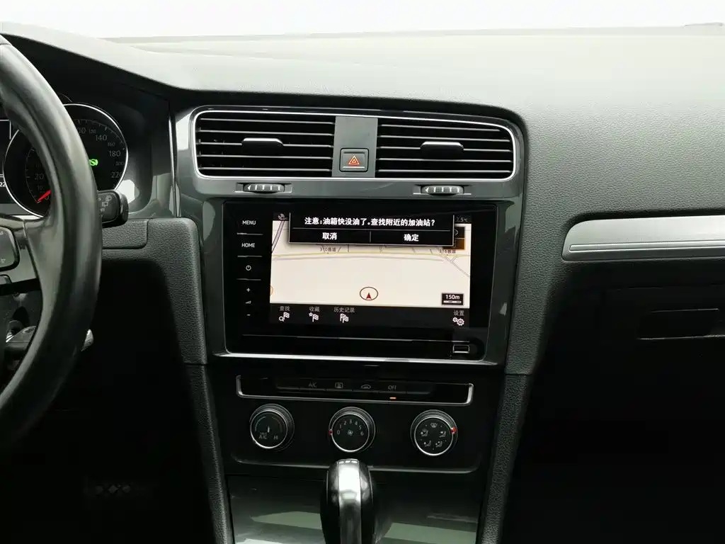 Volkswagen Golf 2020 200TSI DSG Comfort Progressive Edition фото 12