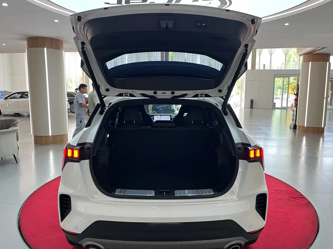 Lynk & Co 06 2023 Remix 1.5T Power Pro фото 10