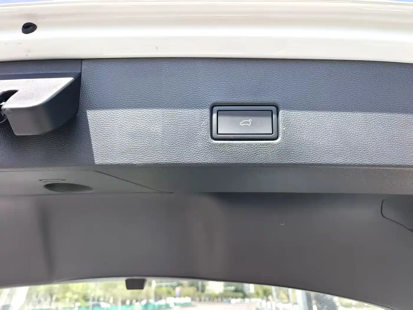 VOLKSWAGEN T-ROC EXPLORING SONGS