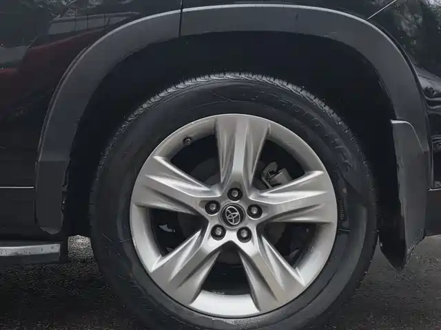 Toyota Highlander 2021 2.0T AWD Luxury 7-Seater — фото 5