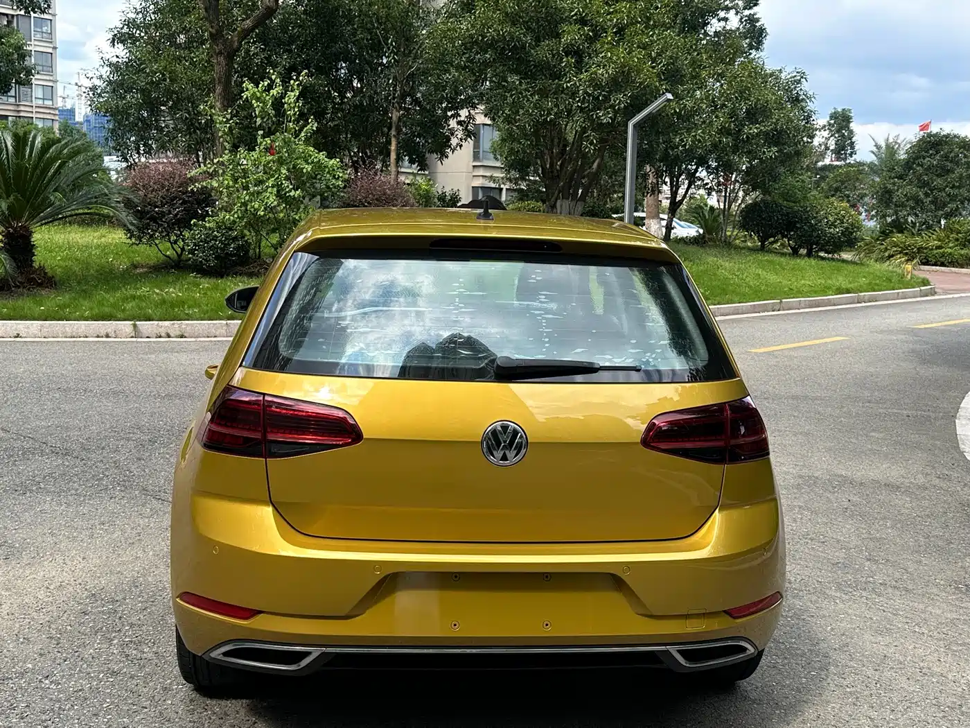 Photo 5 - Volkswagen Golf