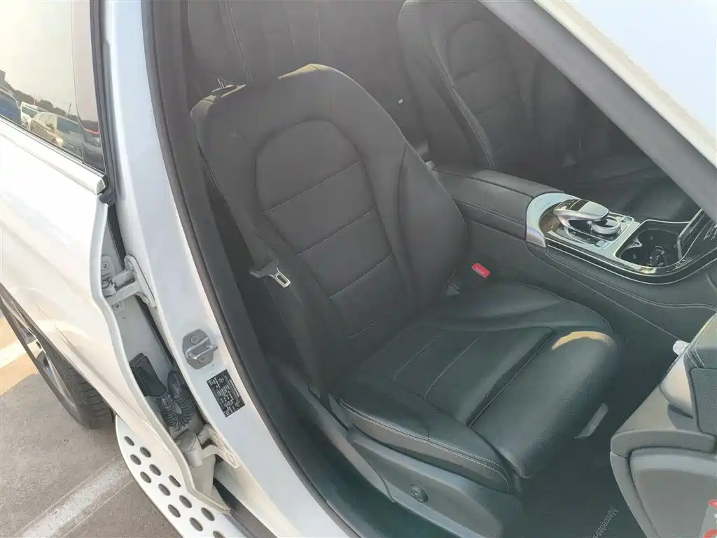 Mercedes-Benz GLC 2017 GLC 260 4MATIC Luxury фото 19