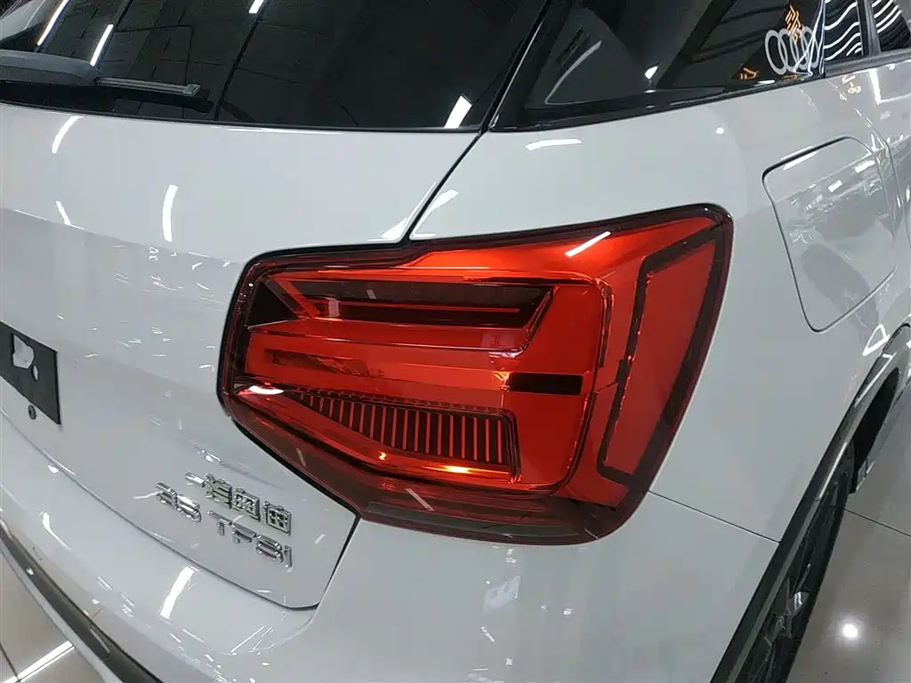 Audi Q2L 2018 35 TFSI Launch Exclusive Edition China VI фото 8