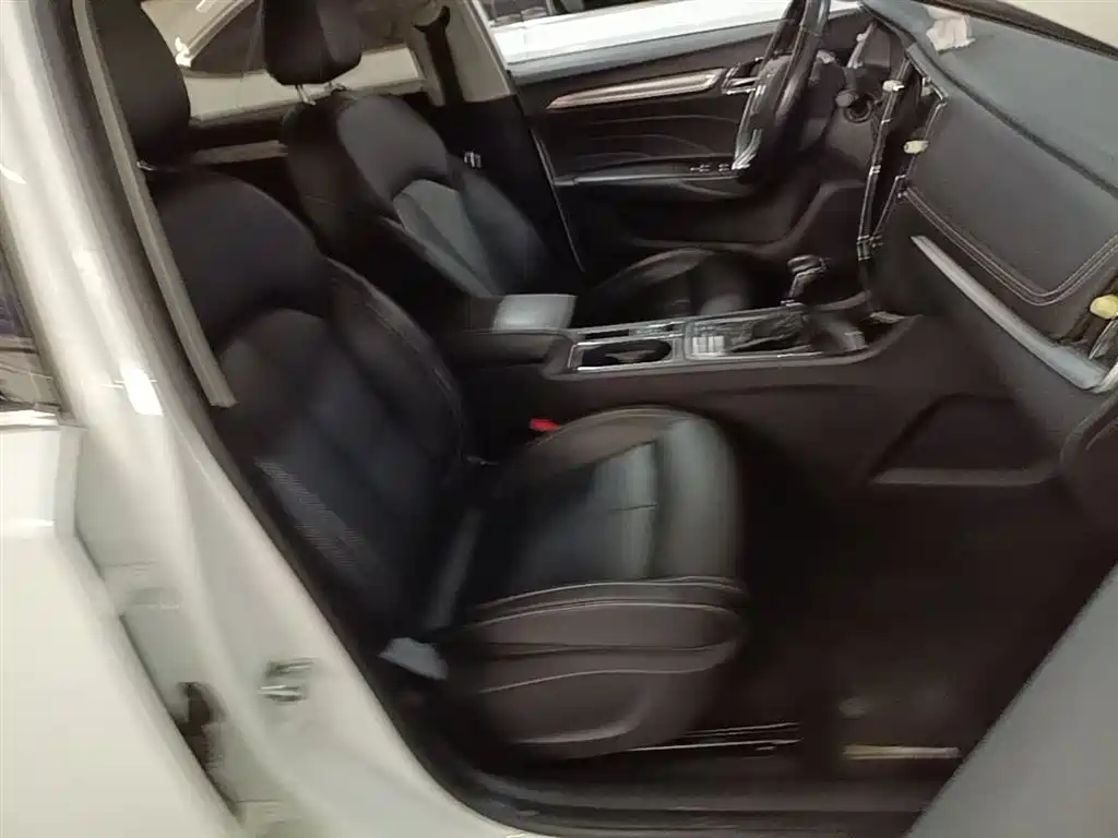 Roewe i6 2018 2018 20T Automatic Internet ZhiXiang Edition