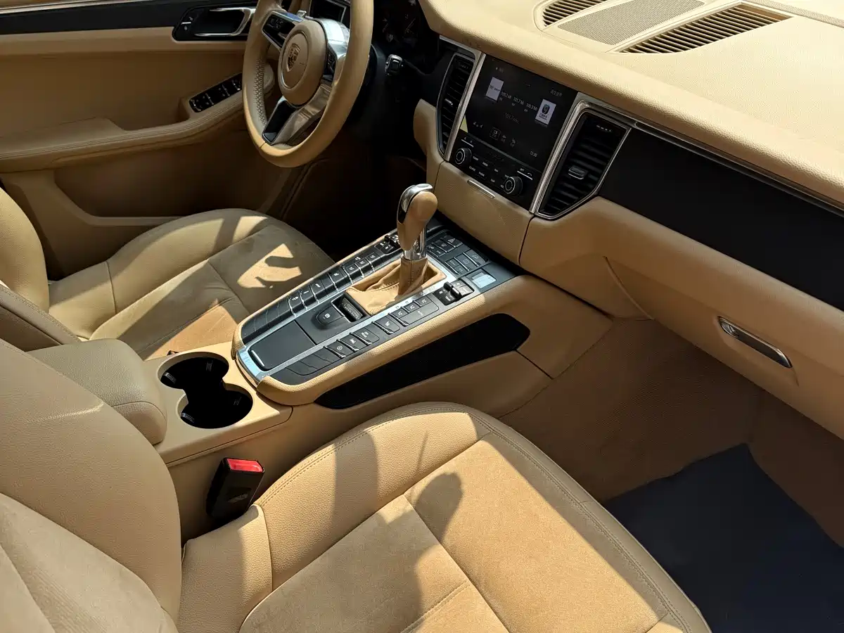 Porsche Macan 2017 Macan 2.0T фото 9
