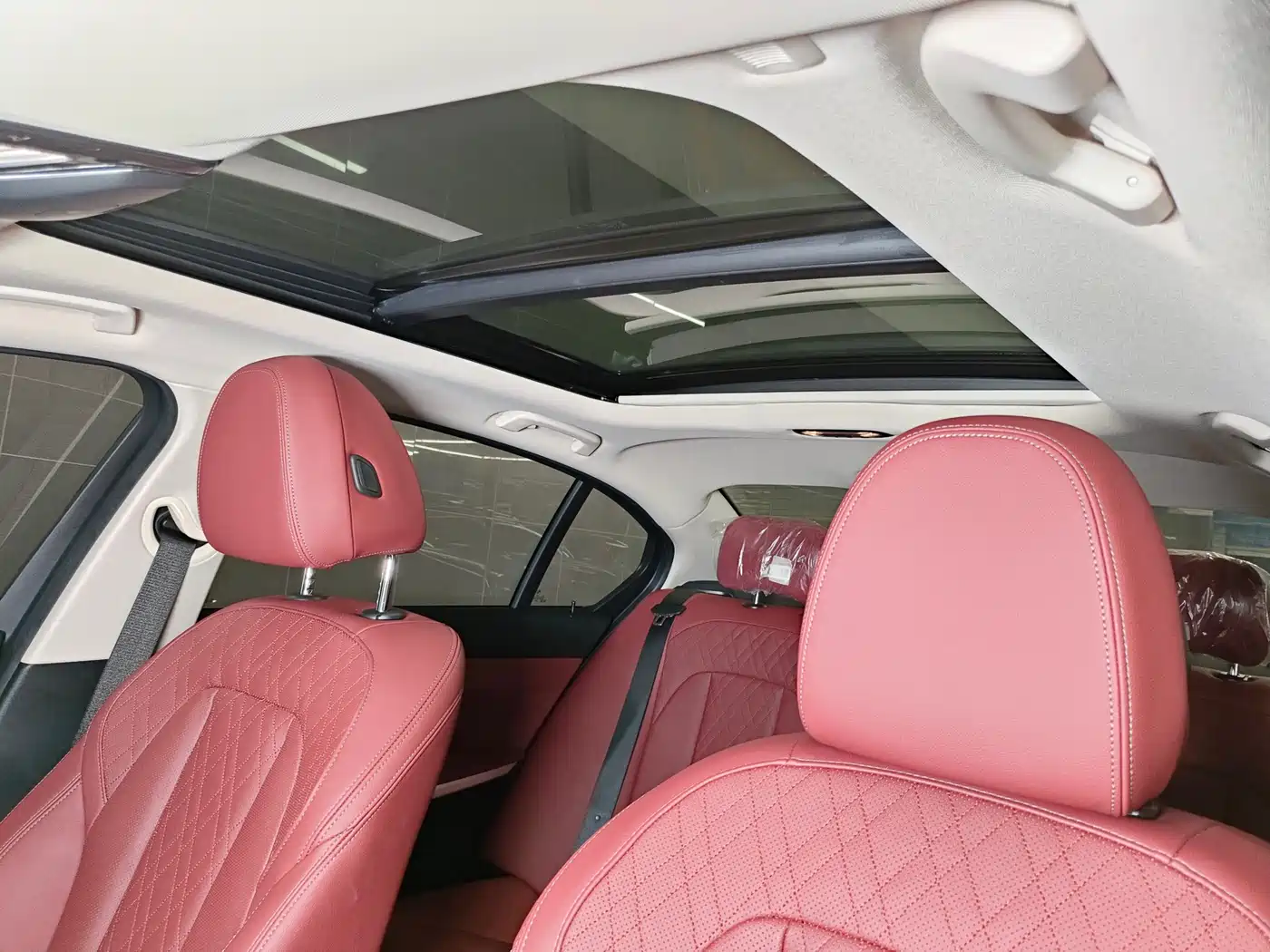 BMW 3 Series 2024 325Li M Sport Package фото 6