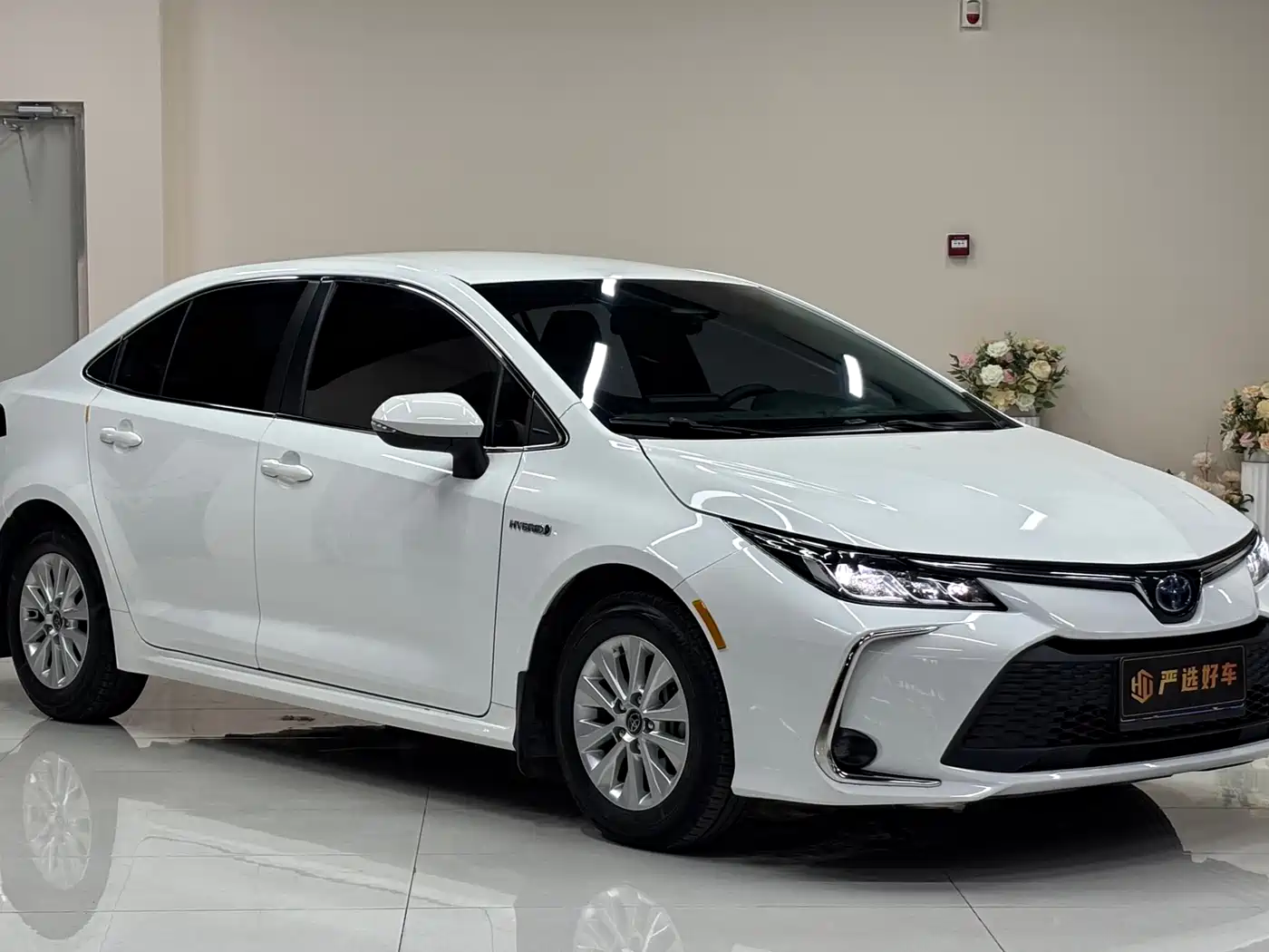 Toyota Corolla 2023 1.8L Smart Hybrid Dual Engine Pioneer Edition фото 2