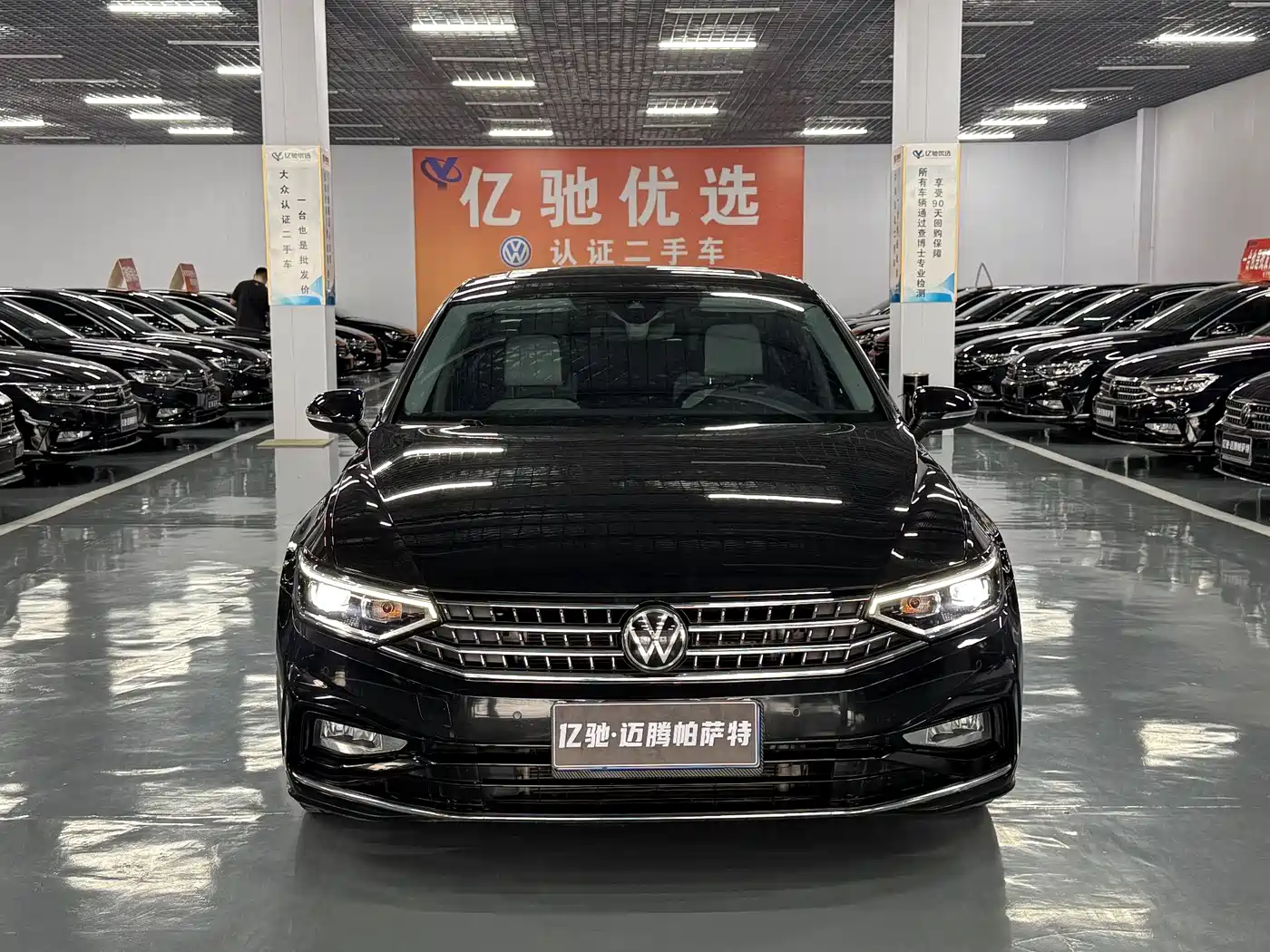Volkswagen Magotan 2023 Model 2 Million Commemorative Edition 330TSI DSG Luxury фото 2