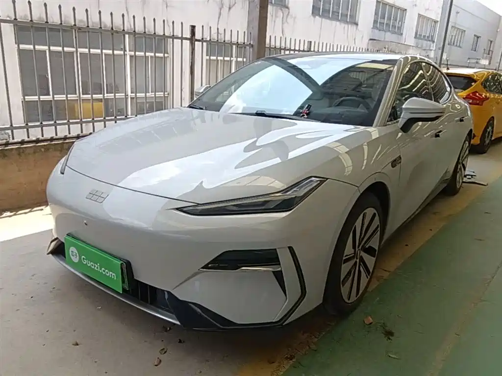 Geely Galaxy Galaxy E8 2024 665km RWD Starship Voyager Edition фото 2