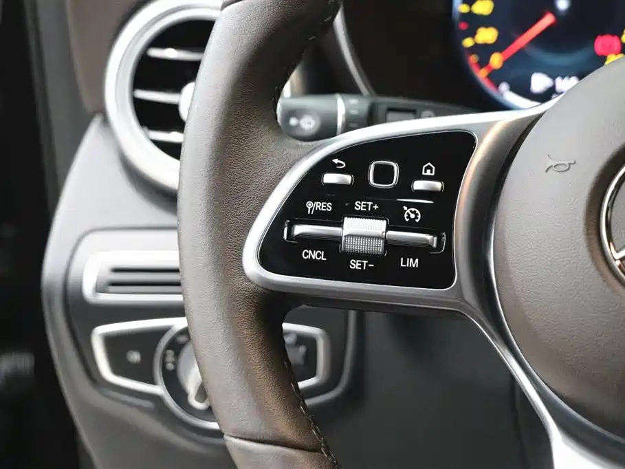 Mercedes-Benz GLC 2020 Facelift GLC 300 L 4MATIC Dynamic фото 15