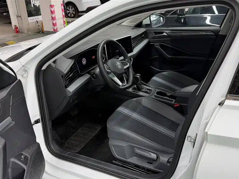 Volkswagen Sagitar 2024 200TSI DSG Flying Edition фото 4