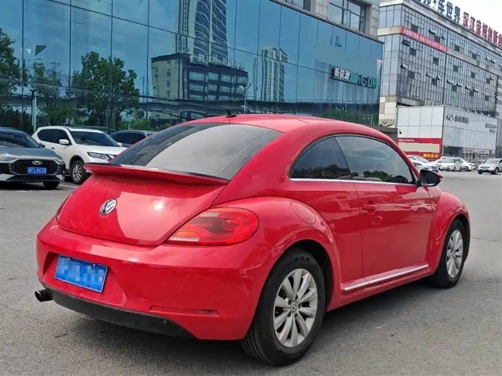 Volkswagen Beetle 2016 Model 180TSI Club Edition фото 6