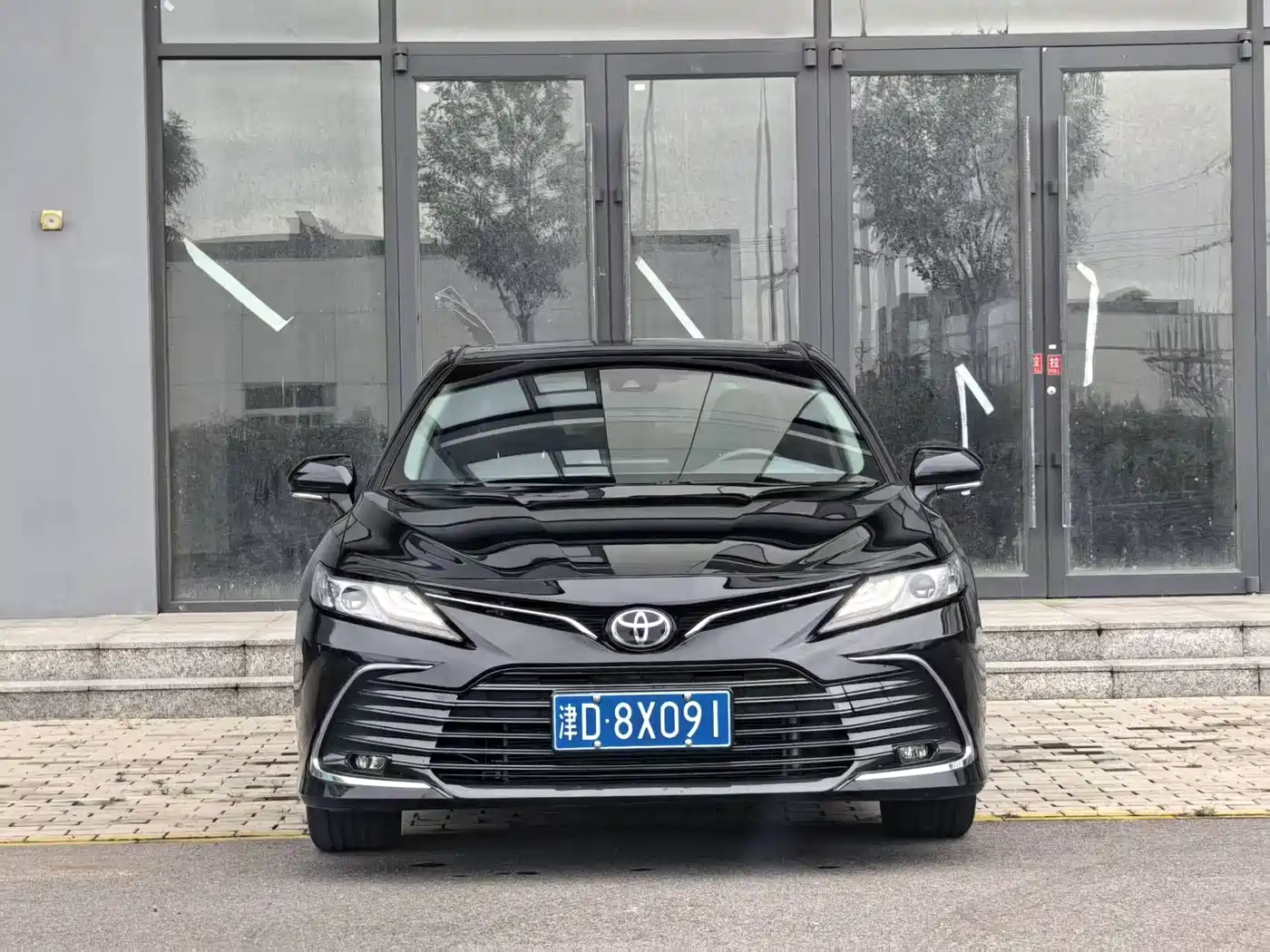 Фото 2 - Toyota Camry