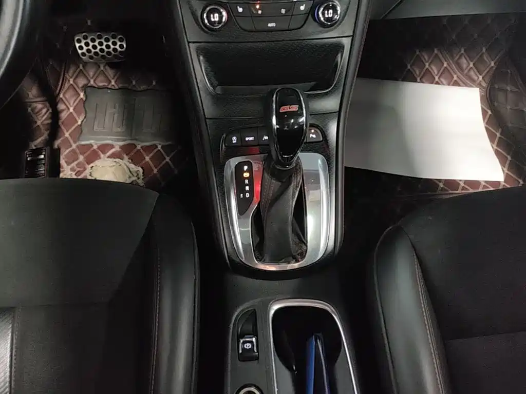 Photo 14 - Buick Verano