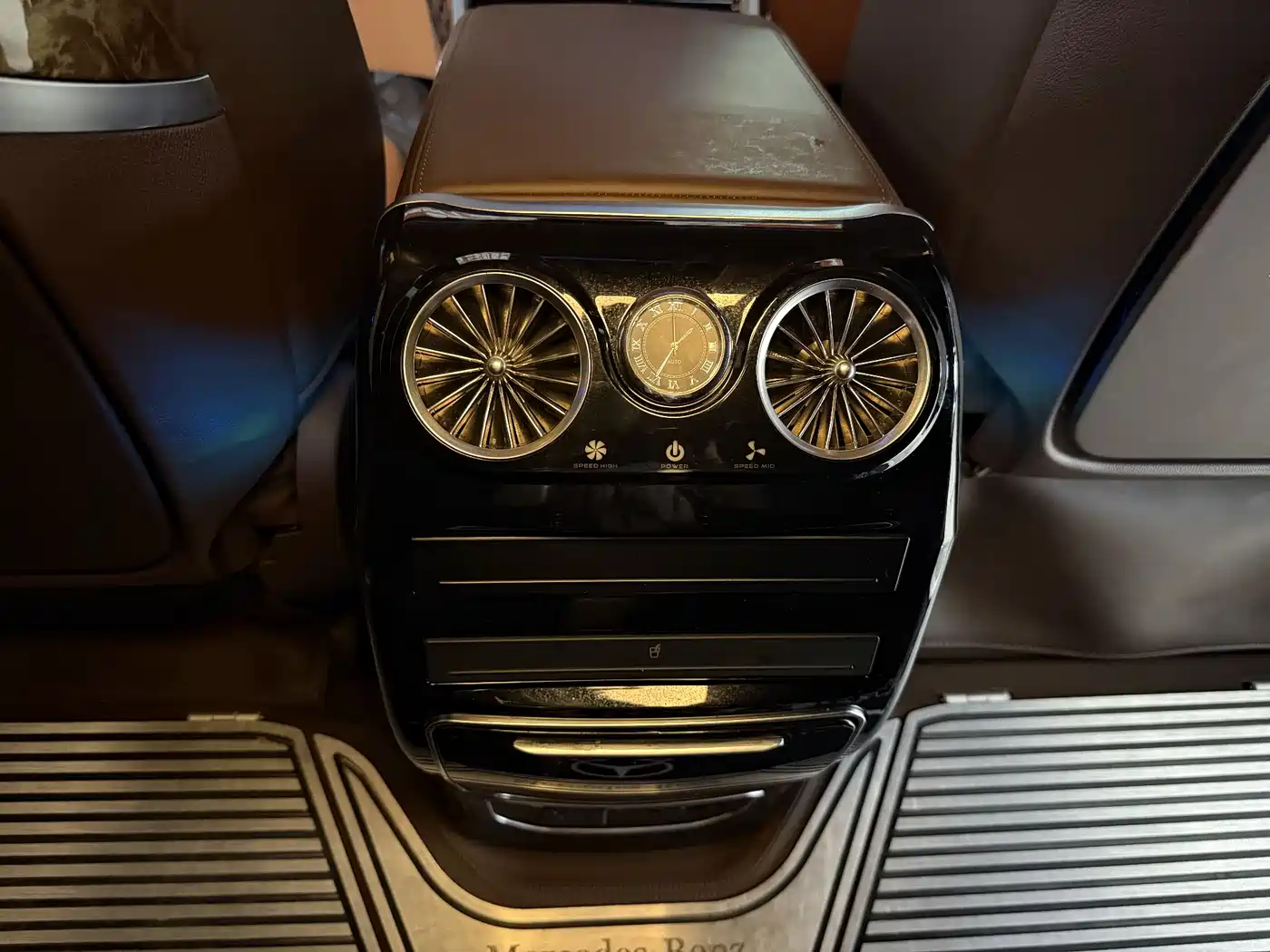 Mercedes-Benz Vito 2023 2.0T Business 7-Seater фото 16