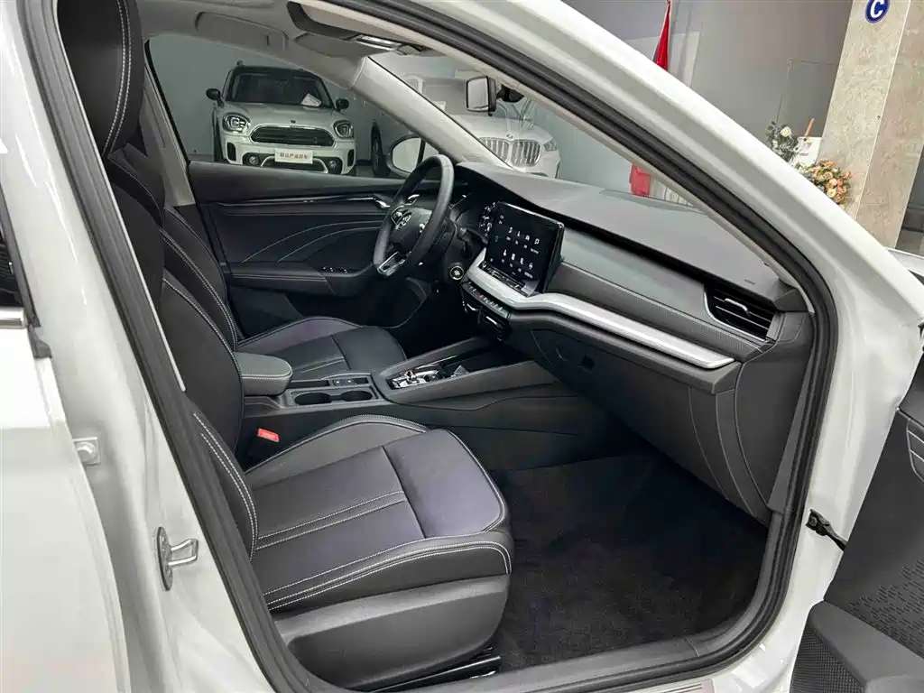 Škoda Octavia 2023 Facelift PRO TSI280 Premium Edition фото 13