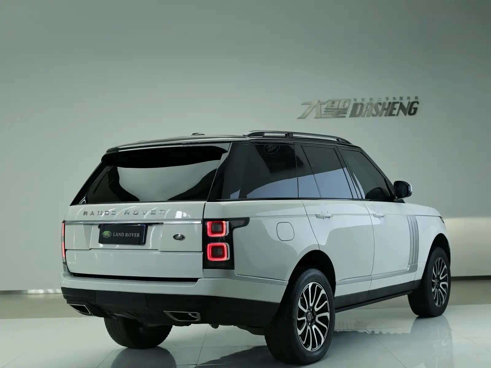 Фото 12 - Land Rover Range Rover