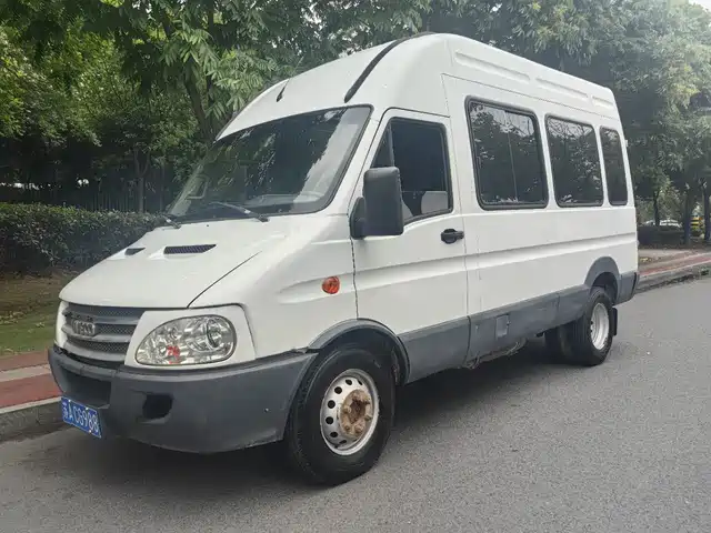  Iveco Iveco Bodhi 2017 2.5T Classic A37 Bus High Roof 7-Seater 47Z5