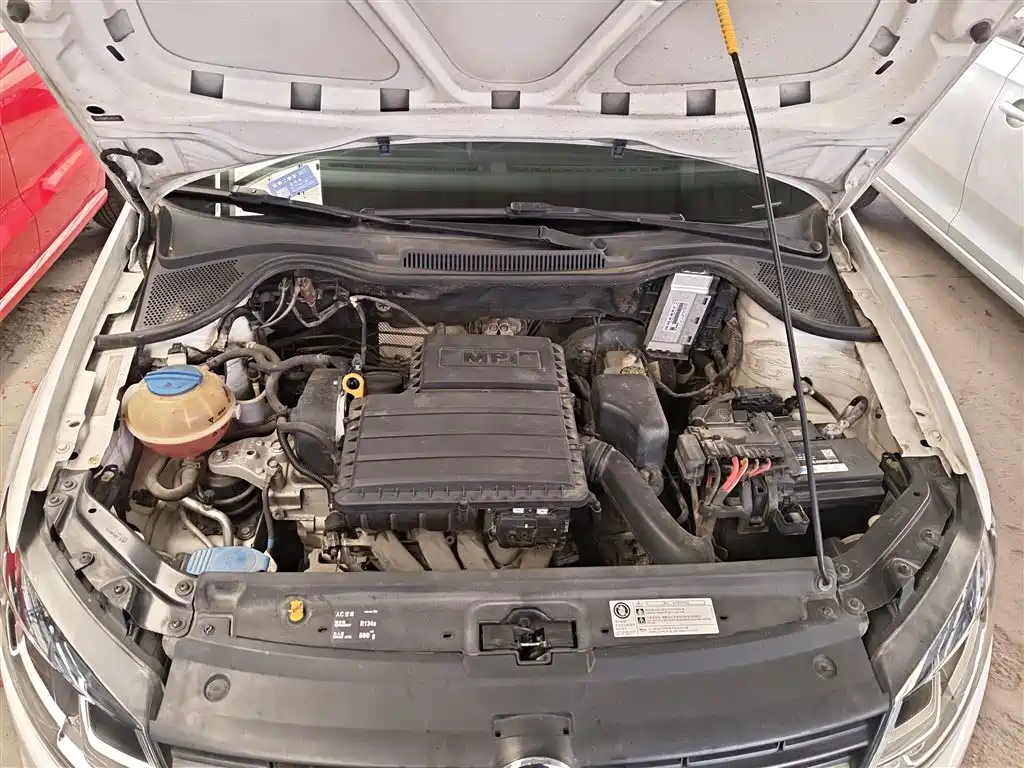 Volkswagen Polo 2016 1.6L Automatic Comfort фото 16