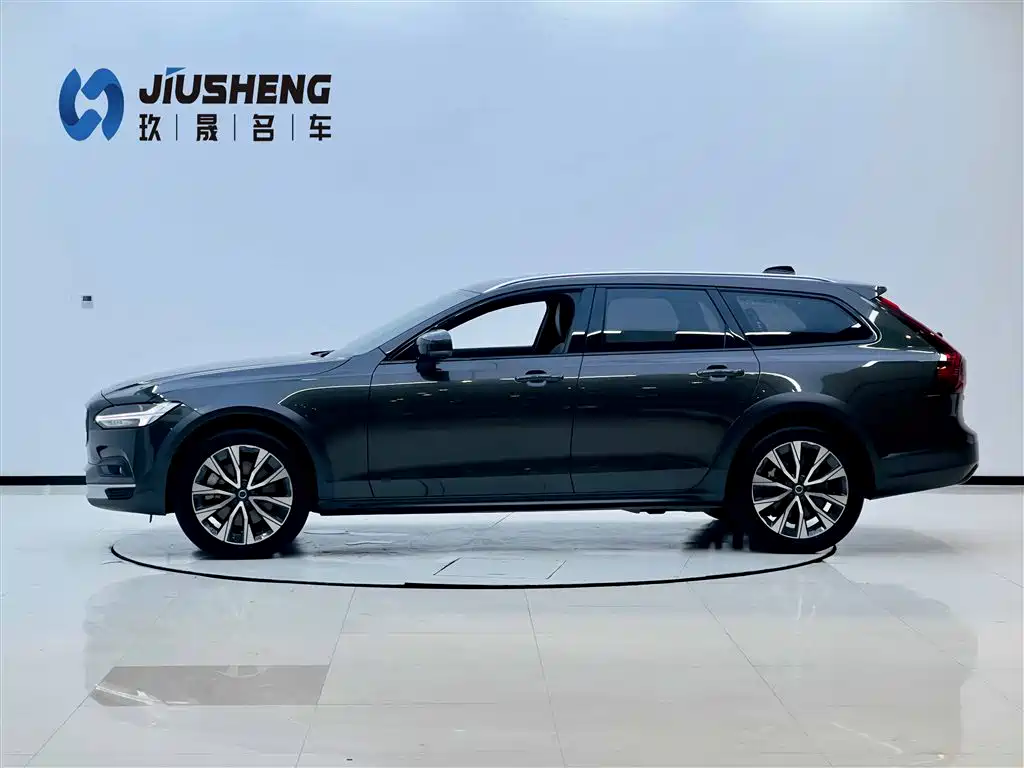 Фото 3 - Volvo V90