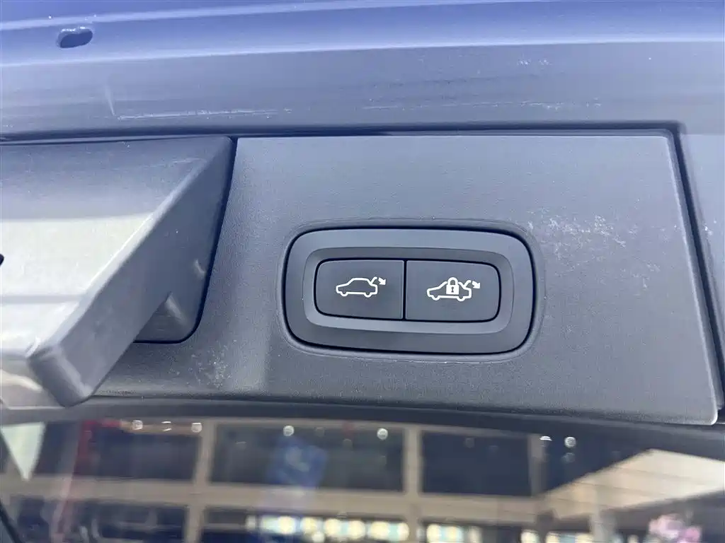 Фото 42 - Volvo V90
