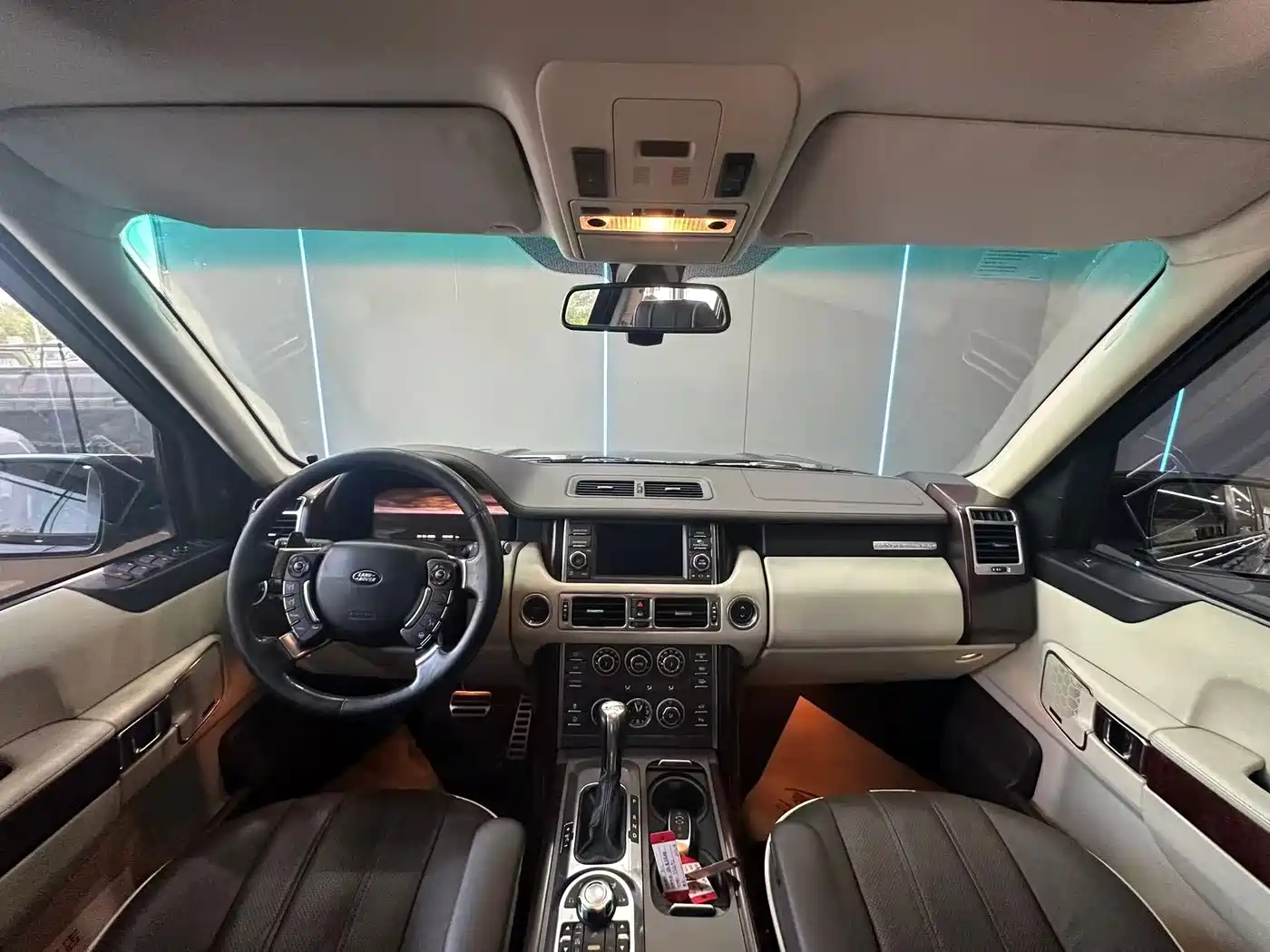 Land Rover Range Rover 2011 5.0 SC V8 фото 9