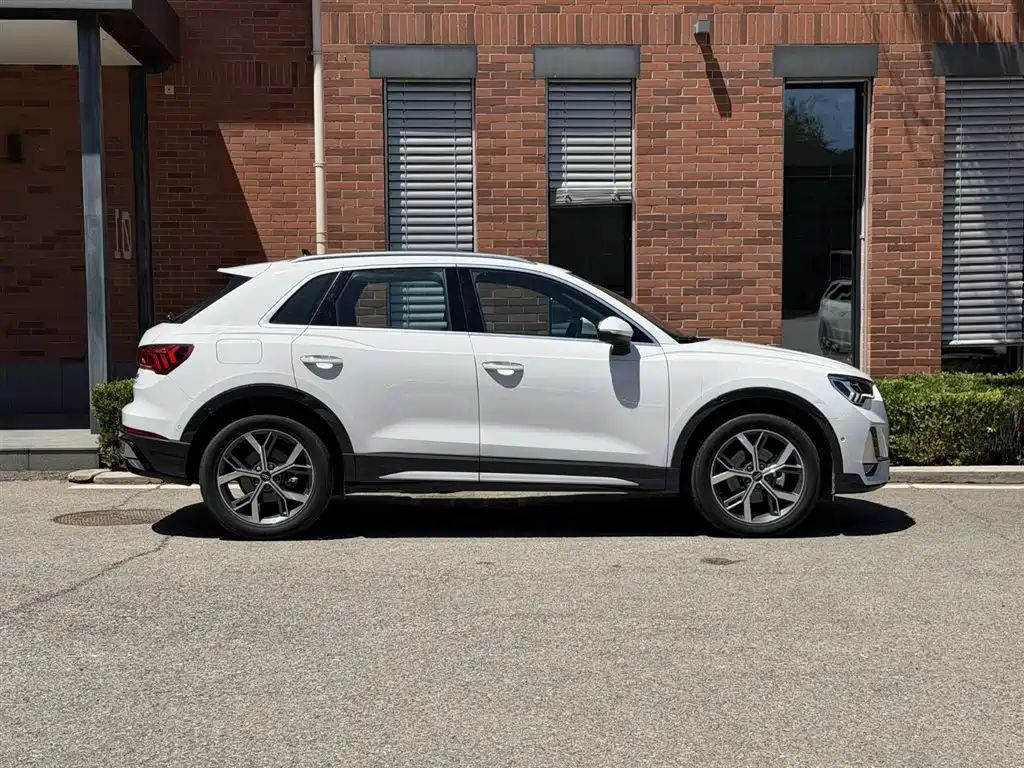 Audi Q3 2024 35 TFSI Fashion Elegance фото 11
