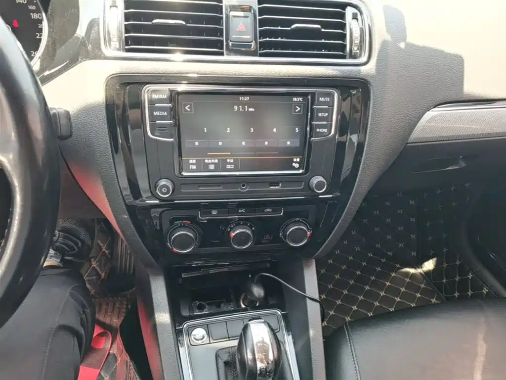 Volkswagen Sagitar 2017 230TSI Automatic Comfort фото 13