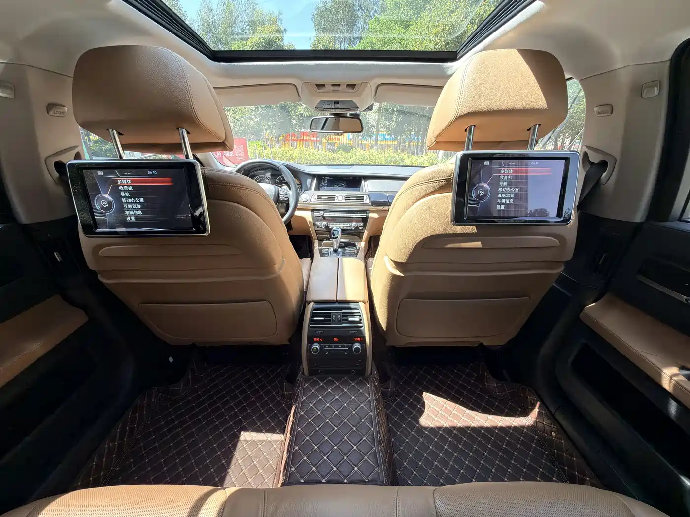 BMW 7 Series 2013 Model 740Li Leading фото 19
