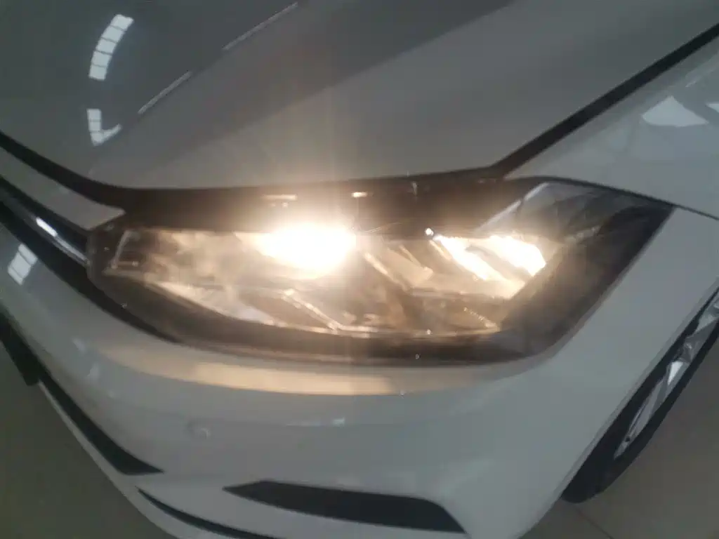 Volkswagen Polo 2022 Plus 1.5L Automatic Joyful Living Edition фото 18