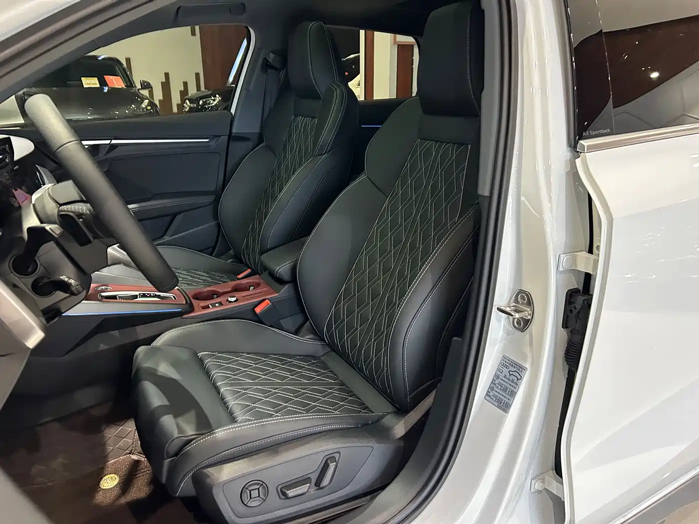 Audi A3 2026 2025 Facelift Sportback 35TFSI Flying Spur Premium