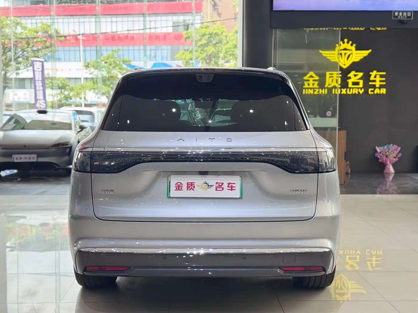 AITO Wenjie AITO M8 2025 Model Extended Range Max+ Edition 53.4kWh 6-Seater фото 19