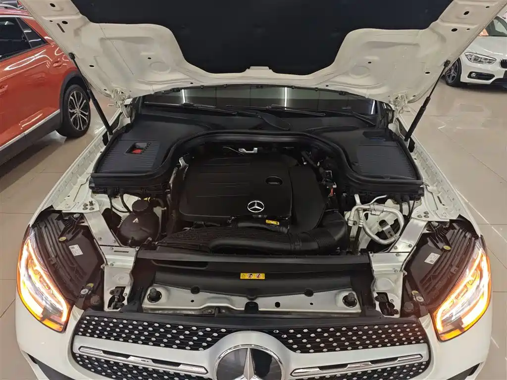 MERCEDES-BENZ GLC