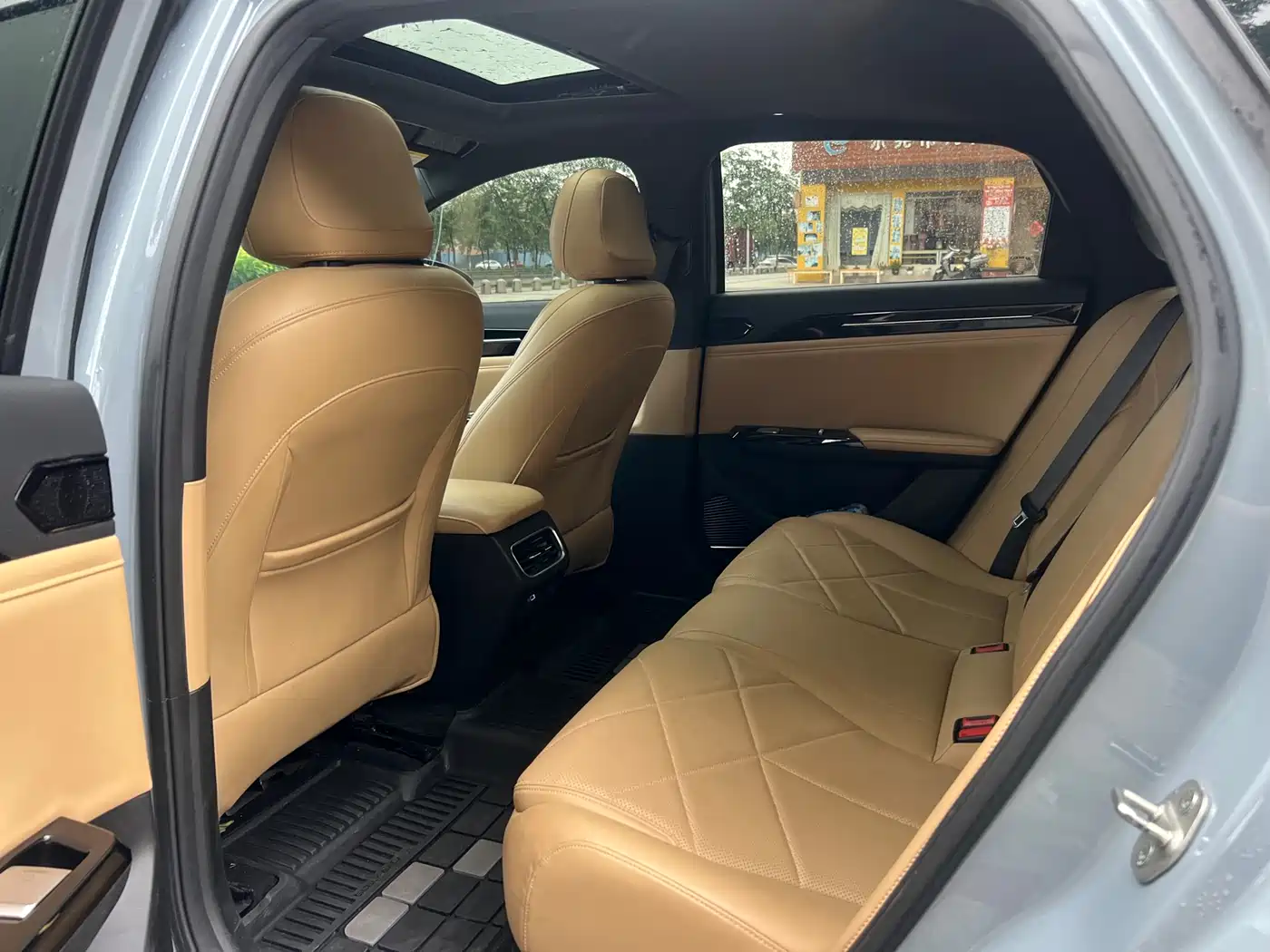 Geely Galaxy Galaxy L6 2024 125km Executive Edition фото 17
