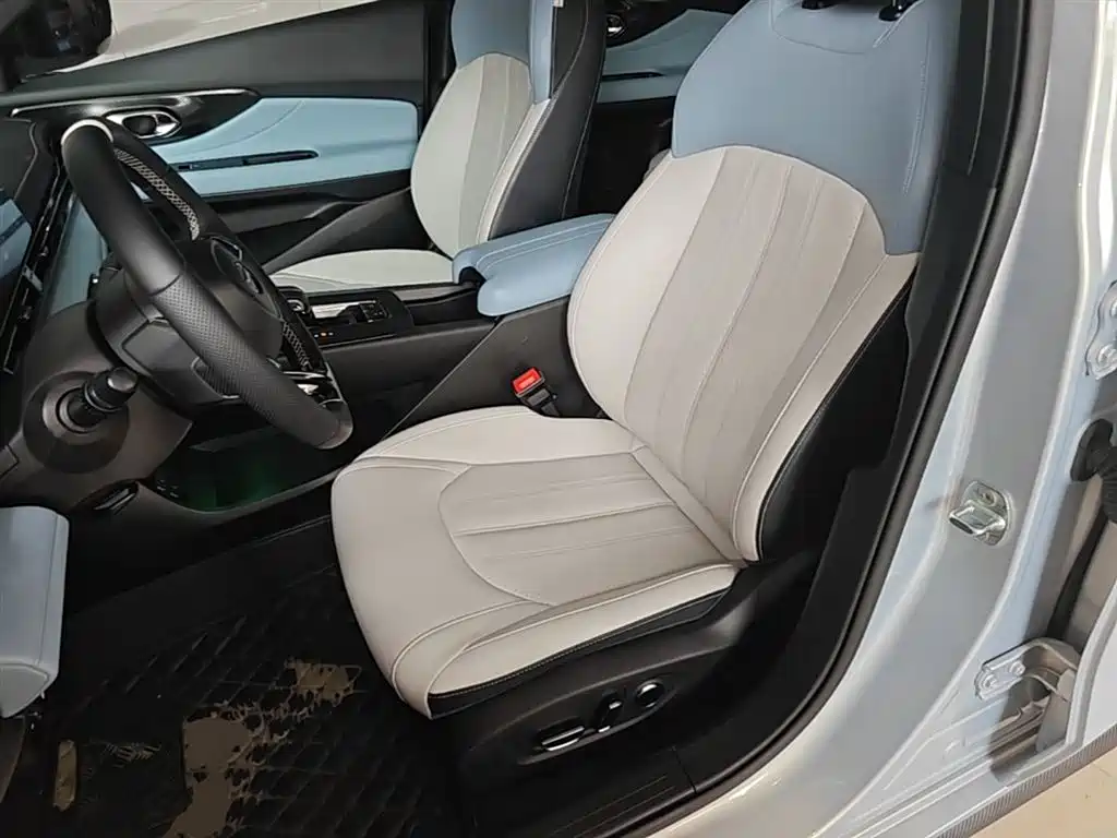 GAC Trumpchi Trumpchi Emkoo 2023 Shadow Leopard H Smart Hybrid фото 15