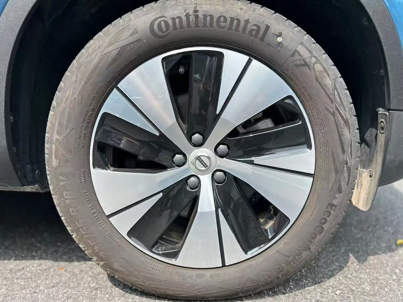 Фото 10 - Volvo XC40